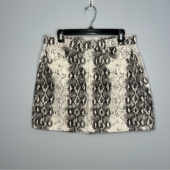 BlankNYC Skirt Womens 29 Black White Snakeskin Python Print Denim Mini Cotton - Picture 1 of 9